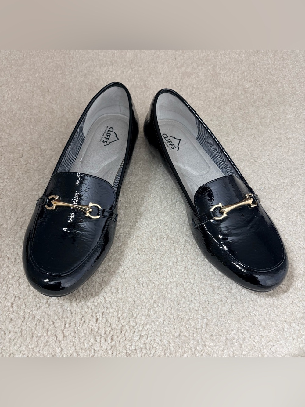 Cliffs by WHITE MOUNTAIN Black Patent Loafers with Gold Bit, Size 10
